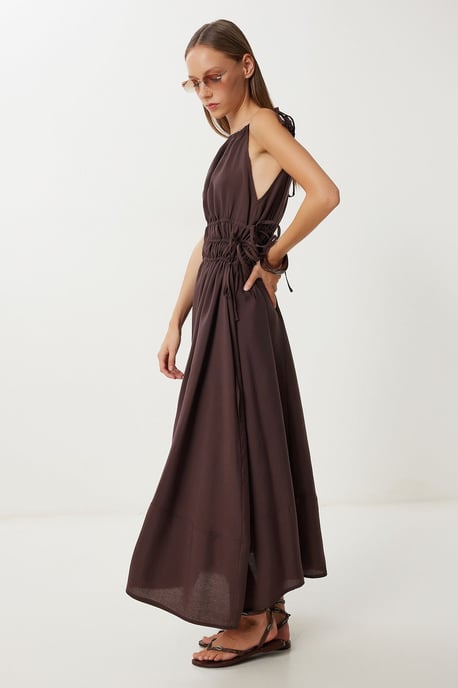 Halterneck Midi-Kleid mit Schleifen-Detail - Image 3
