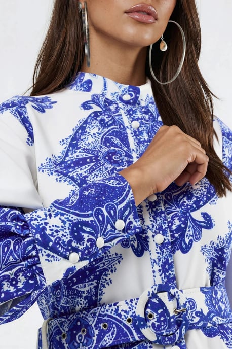 Maxikleid mit Paisleymuster, Gürteldetails und Hemdkragen - Image 6