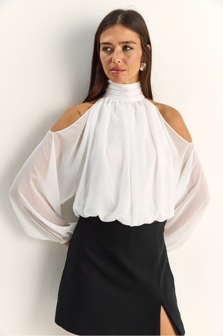 Halb-Rollkragen-Crop-Bluse mit Ausschnitt - Image 4