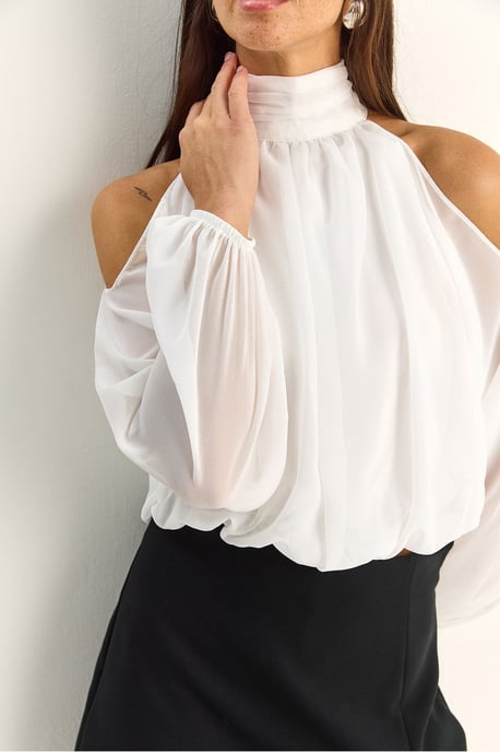 Halb-Rollkragen-Crop-Bluse mit Ausschnitt - Image 5