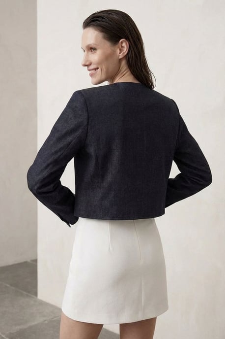 Maßgeschneiderte Kurzjacke mit Knopfschluss - Image 6