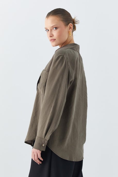 Legeres Hemd mit Tasche - Image 3