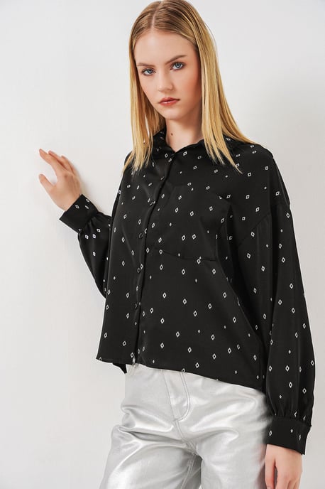 Übergroßes Langarmshirt mit Druck und Tasche - Image 3