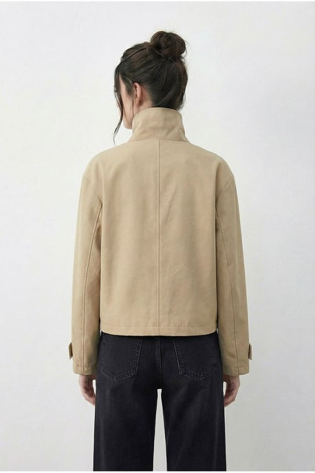 Kurzer Trenchcoat mit Mandarin-Kragen - Image 5