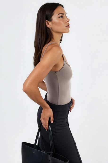 Fitted U-Hals Stricktanktop - Image 4