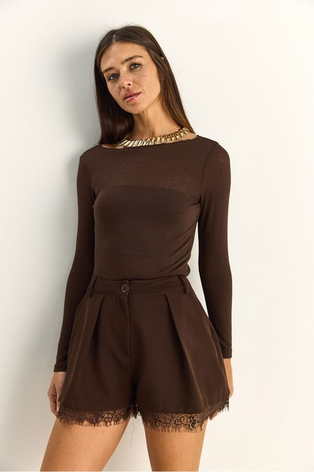 Hoch taillierte weit geschnittene Shorts mit Spitzendetails - Image 6