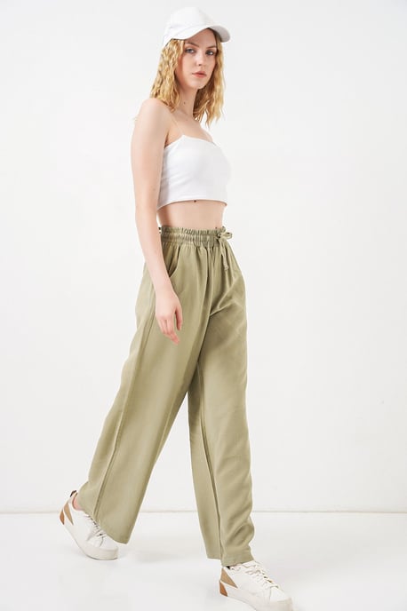Hochtaillierte Weite Hose mit Tasche - Image 3