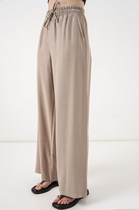 Hochtaillierte Weitbein-Hose mit Tasche - Image 4