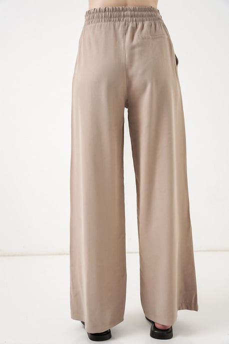 Hochtaillierte Weitbein-Hose mit Tasche - Image 6