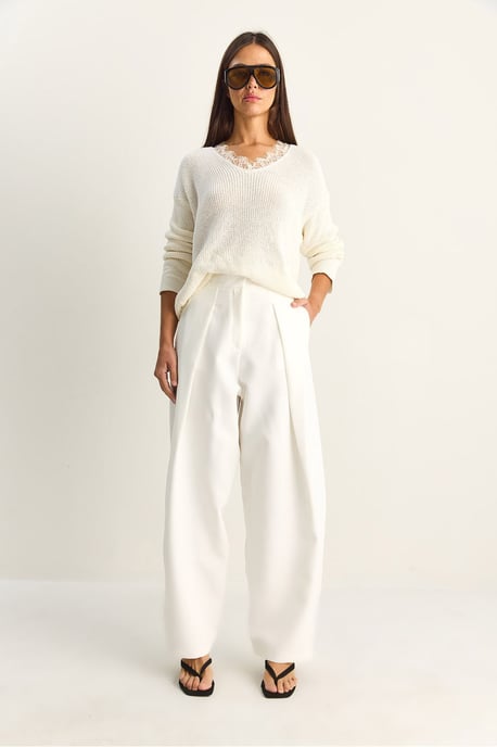Hochtaillierte weite Hosen mit Falten - Image 5