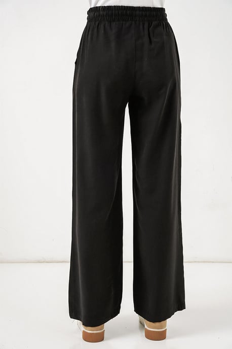 Hochtaillierte weite Hosen mit Tasche - Image 6