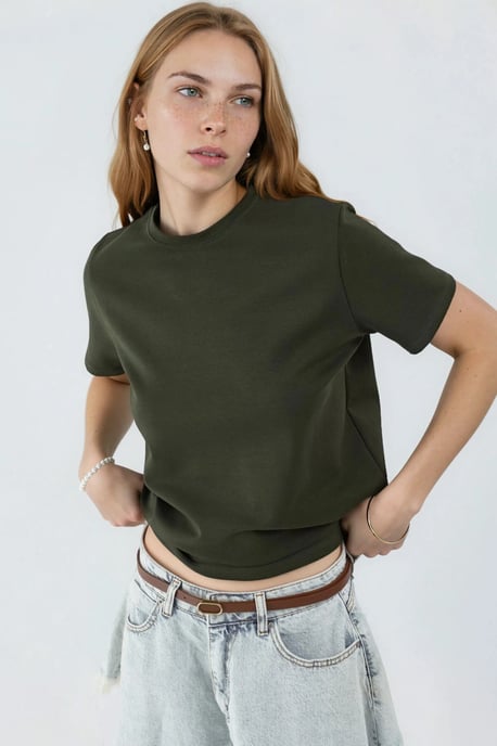 Einfaches Rundhals-T-Shirt - Image 1
