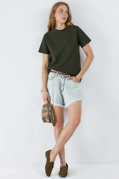 Einfaches Rundhals-T-Shirt - Image 4