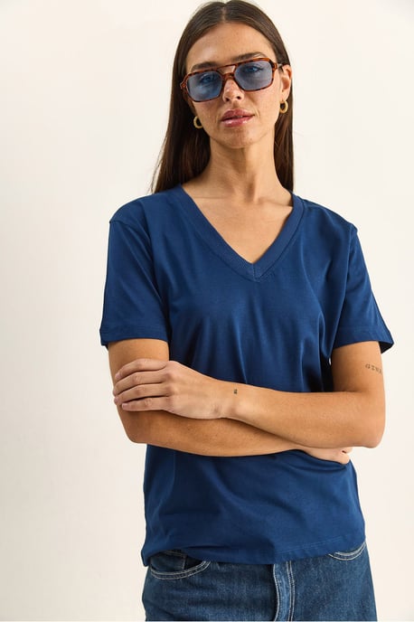 Komfort Fit V-Ausschnitt Kammgarn Baumwoll-T-Shirt - Image 4