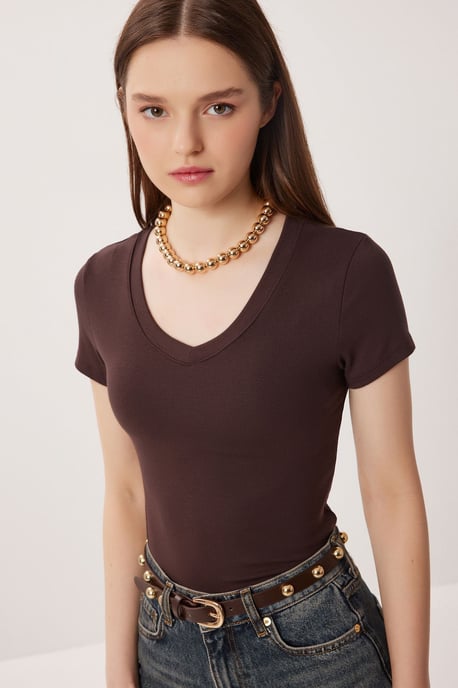 Basic V-Ausschnitt Slim Fit T-Shirt - Image 3