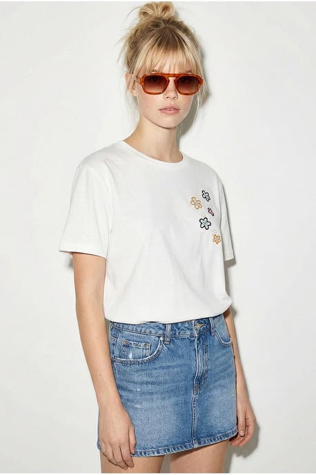 Blumenbesticktes Rundhalsausschnitt T-Shirt - Image 4