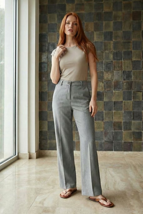 Maßgeschneiderte gerade Mid-Waist-Hosen - Image 4