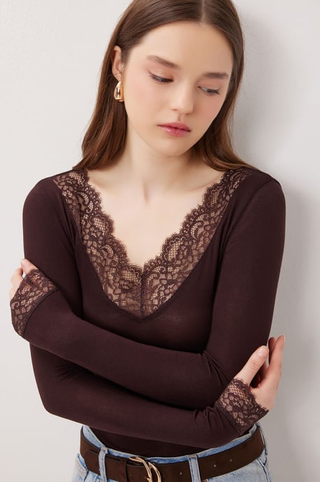Spitzen-V-Ausschnitt Slim Fit Bluse - Image 3