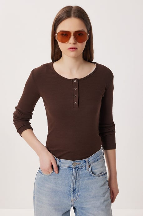Slim Fit U-Ausschnitt Langarmbluse - Image 4