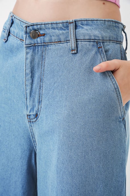 Hochtaillierte Weite Denim Jeans - Image 5