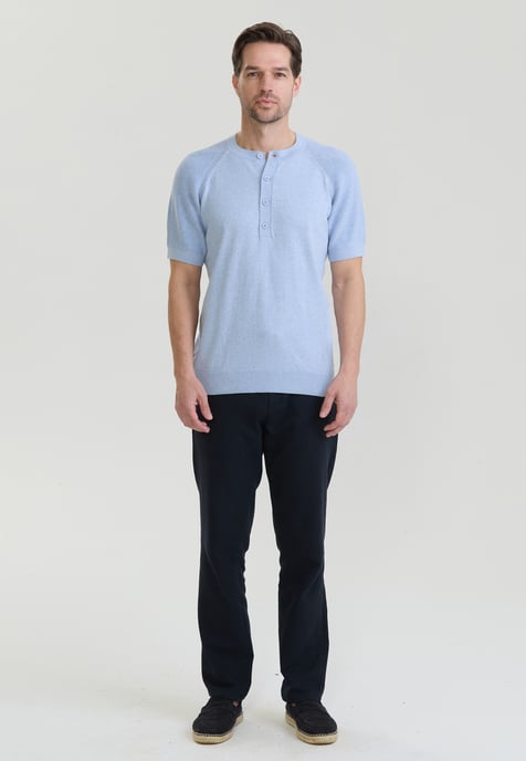 T-Shirt Basic-Strick-T-Shirt Mit Rundhalsausschnitt Und Knöpfen - Image 2