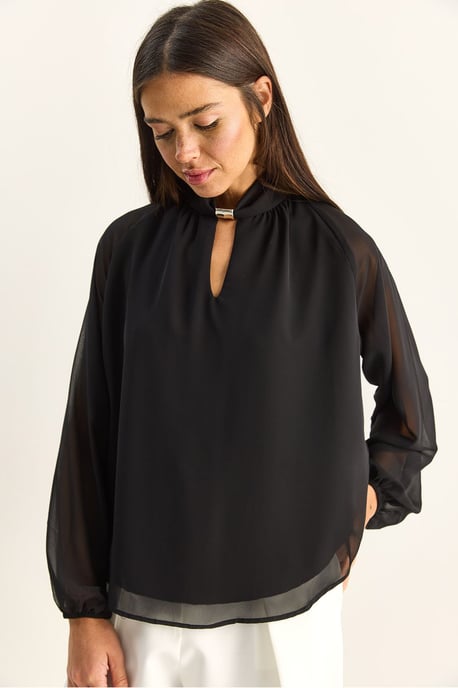 Bluse aus Chiffon mit Mandarinkragen und Steinaccessoire - Image 2