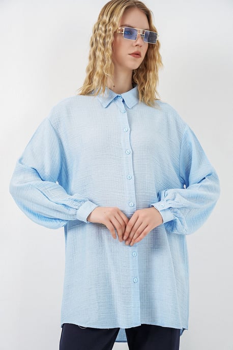 Übergroße strukturierte Lange Bluse mit Hemdkragen - Image 4