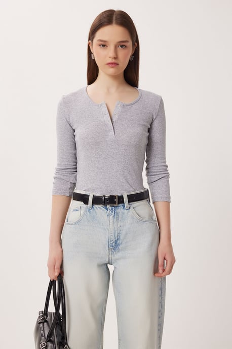 Slim Fit U-Ausschnitt Langarmbluse - Image 3