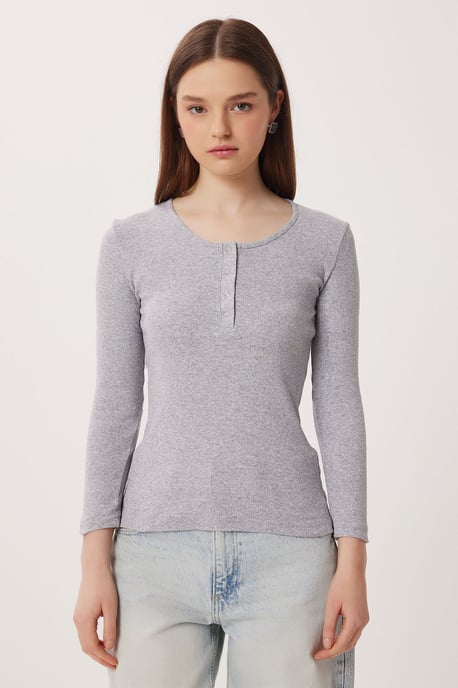 Slim Fit U-Ausschnitt Langarmbluse - Image 4