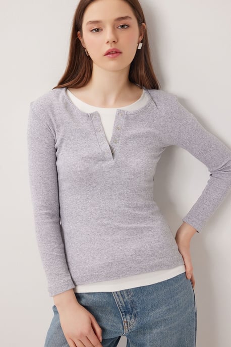 Schmale Passform Geripptes Button-Up Langarmbluse - Image 1