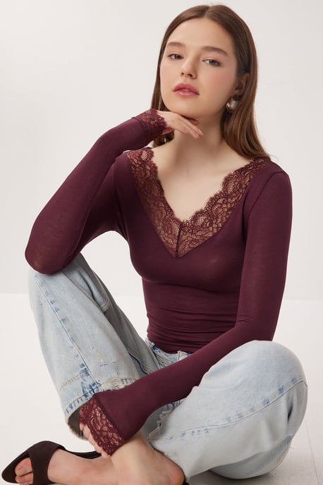 Spitzen-V-Ausschnitt Slim Fit Bluse - Image 1