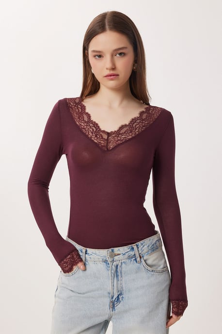 Spitzen-V-Ausschnitt Slim Fit Bluse - Image 3