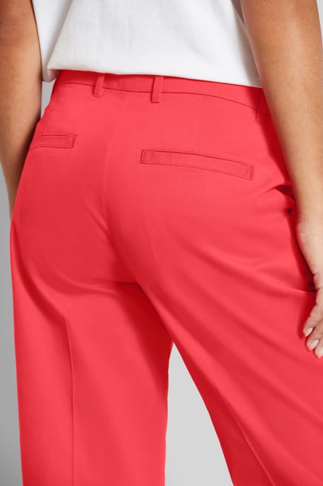 Bugatti Damen Bügelfaltenhose mit mattem Glanz - Image 4