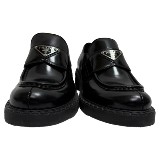 Prada Loafer aus gebürstetem schwarzem Leder - Image 2