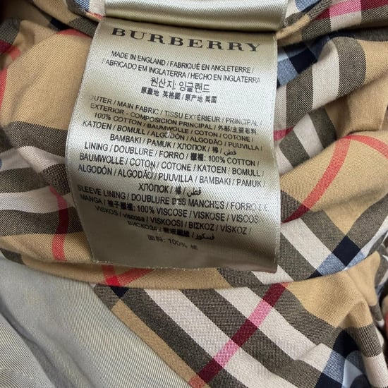 Burberry Beigefarbener Baumwoll-Trenchcoat mit Doppelreiher und Gürtel - Image 5