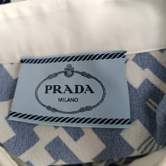 Prada Gürtel Midikleid ohne Ärmel mit geometrischem Print in Marineblau aus Polyester - Image 4
