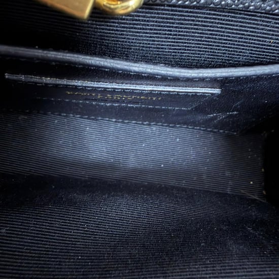 Saint Laurent Small Kate Schultertasche aus genarbtem Leder in Schwarz - Image 6