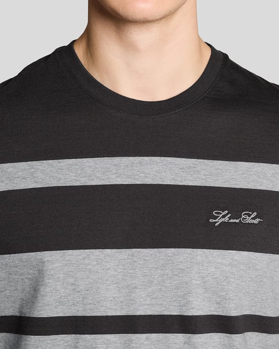 Lässiges gestreiftes T-Shirt - Image 3