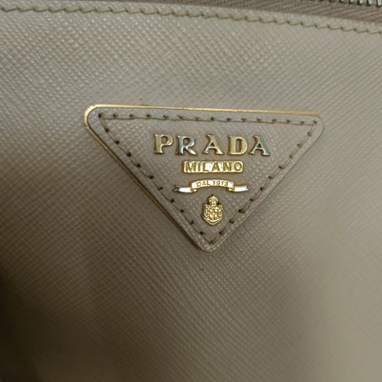 Prada Galleria Tote Bag Medium mit doppeltem Reißverschluss aus beigem Saffiano-Leder - Image 5