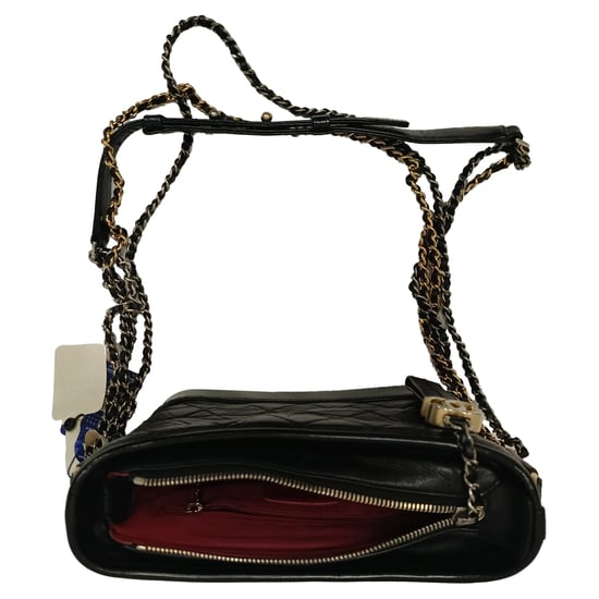 Kleine Chanel Gabrielle Hobo-Tasche aus schwarzem Kalbsleder - Image 4