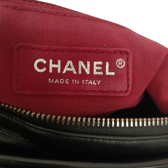 Kleine Chanel Gabrielle Hobo-Tasche aus schwarzem Kalbsleder - Image 6