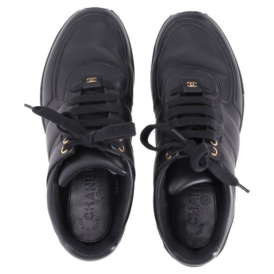 Chanel CC Low-Top-Sneaker aus schwarzem Kalbsleder - Image 6