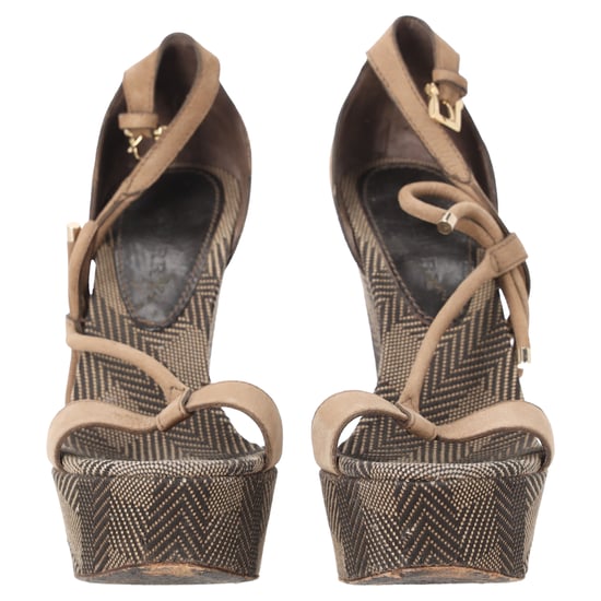 Burberry Keilsandalen mit Schleife und T-Riemen aus braunem Leder - Image 4