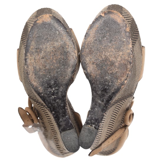 Burberry Keilsandalen mit Schleife und T-Riemen aus braunem Leder - Image 5