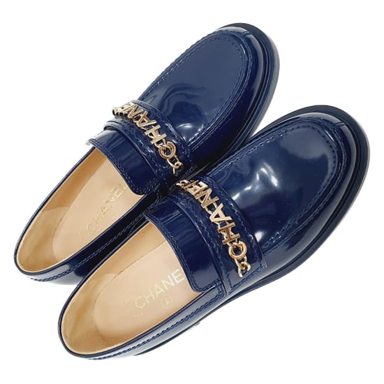 Chanel Loafer mit glänzendem Logo aus blauem Kalbslackleder - Image 5