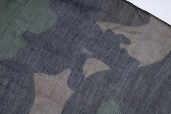 Valentino Garavani, Schal mit Camouflage-Druck - Image 6
