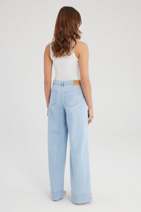 Layla Jeans mit mittelhohem Bund, langer Passform, Abnähern und 5 Taschen, Hellblau - Image 2