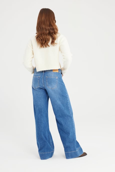 Layla Mid Waist Full Length Pintuck 5 Pocket Jeans Medium Blue - Image 3