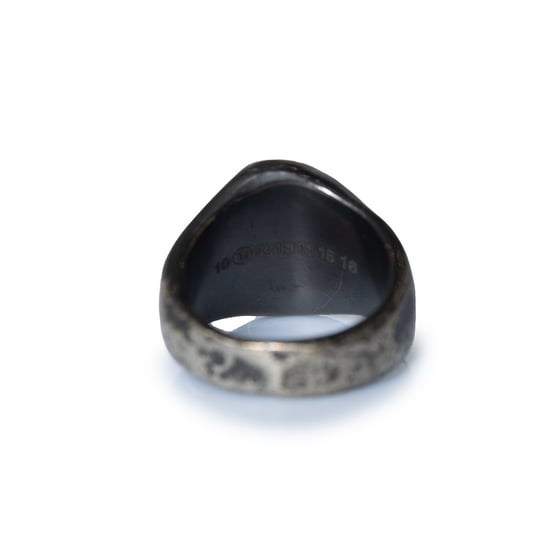 Maison Margiela, Ring mit Hämatit-Optik - Image 3