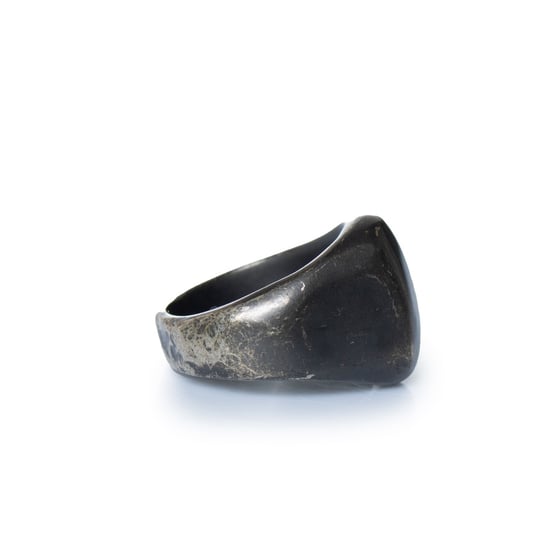 Maison Margiela, Ring mit Hämatit-Optik - Image 4